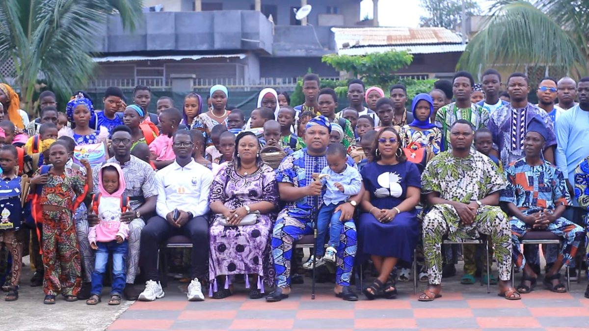 115 enfants orphelins équipés pour la rentrée : le geste solidaire de John Sohoutou GBENAGNON